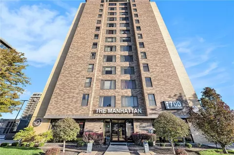 700 E 8th St #9R, Kansas City, MO 64106