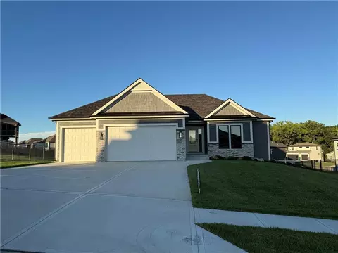 12775 NW Larkspur Ln, Platte City, MO 64079