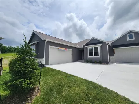 11546 S Olathe View Rd, Olathe, KS 66061