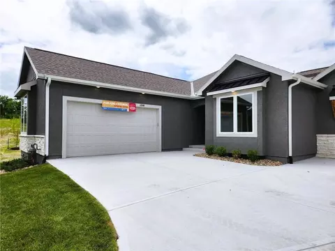 11546 S Olathe View Rd, Olathe, KS 66061