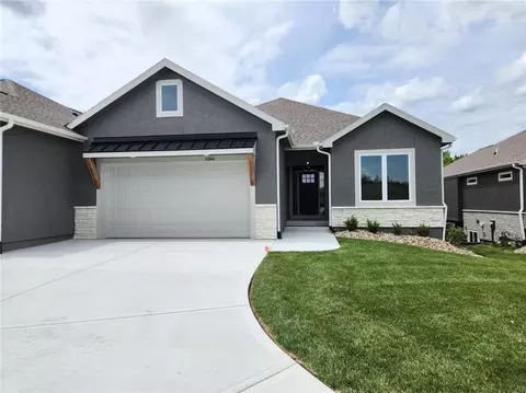 11544 S Olathe View Rd, Olathe, KS 66061