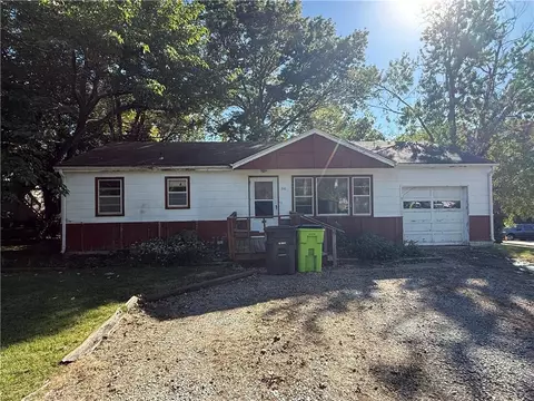 315 W North Ave, Belton, MO 64012