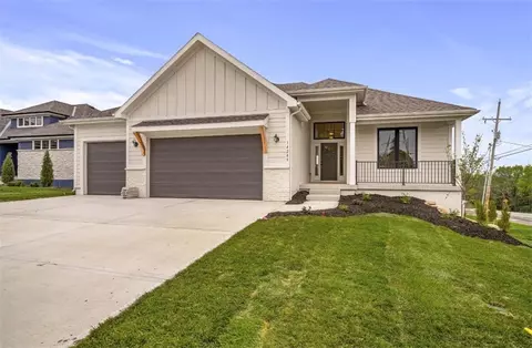 19255 S 113th Ter, Olathe, KS 66061