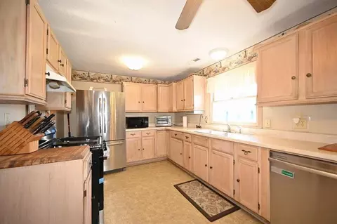 Kitchen - 501 N Platte Ave, Edgerton, MO 64444 photo 2 of 5