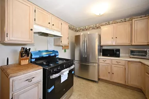 Kitchen - 501 N Platte Ave, Edgerton, MO 64444 photo 4 of 5