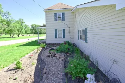 Exterior - 501 N Platte Ave, Edgerton, MO 64444 photo 7 of 7