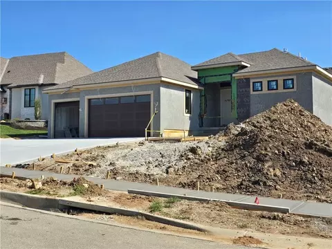 10319 W 151 Ter, Overland Park, KS 66221