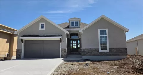 16979 S Cheshire St, Olathe, KS 66062