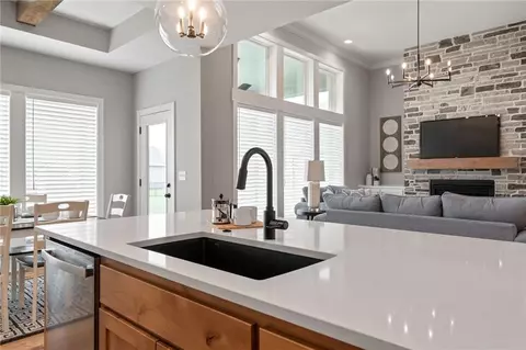 16979 S Cheshire St, Olathe, KS 66062