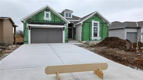 16979 S Cheshire St, Olathe, KS 66062