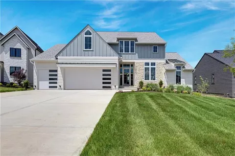 11710 W 181st Ter, Overland Park, KS 66013