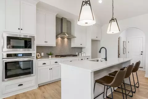 4941 146th St, Basehor, KS 66007