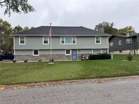 13019 E 49th Ter, Independence, MO 64055