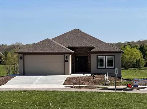 2121 Greenfield Pt, Kearney, MO 64060