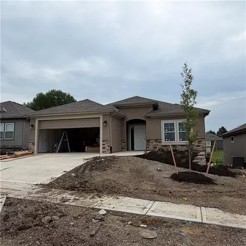2121 Greenfield Pt, Kearney, MO 64060