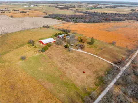 144 N 1150 Rd, Berryton, KS 66409