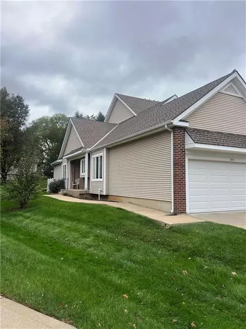 2440 W 137th Pl, Leawood, KS 66224