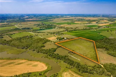 146 N 1150 Rd, Berryton, KS 66409