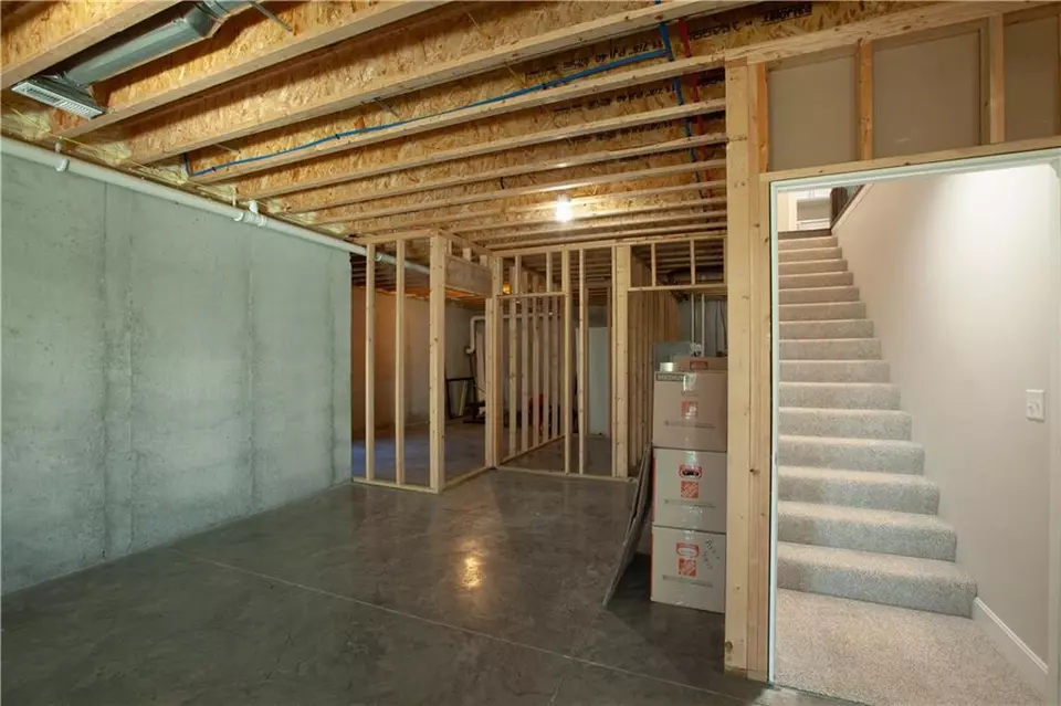 Entry Way - 27727 S Scout Ridge Dr, Maryville, MO 64468 photo 3 of 4