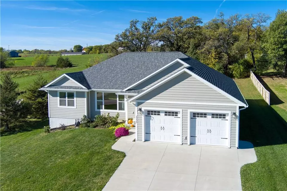 Exterior - 27727 S Scout Ridge Dr, Maryville, MO 64468 photo 1 of 5