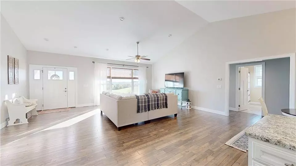 Entry Way - 27727 S Scout Ridge Dr, Maryville, MO 64468 photo 1 of 4