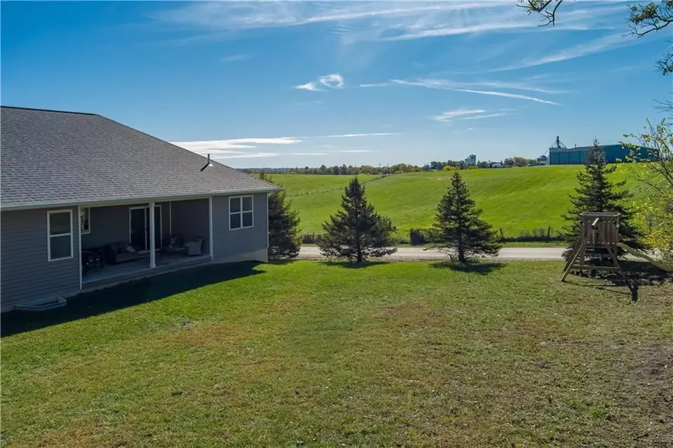 Exterior - 27727 S Scout Ridge Dr, Maryville, MO 64468 photo 5 of 5