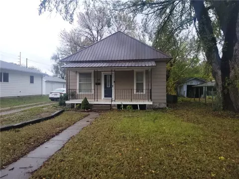 407 E 22nd St, Pittsburg, KS 66762