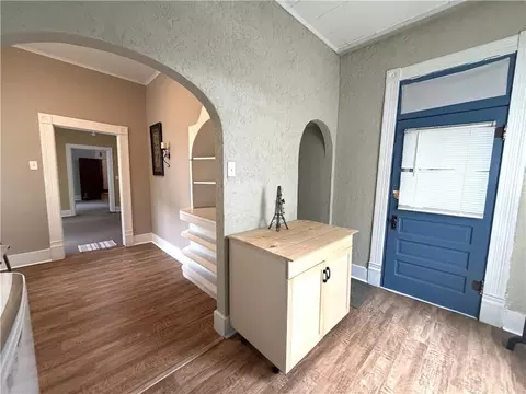 Entry Way - 220 E Benton St, Carrollton, MO 64633 photo 2 of 4