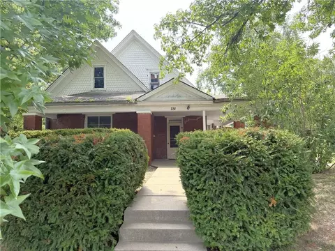 Exterior - 220 E Benton St, Carrollton, MO 64633 photo 1 of 6