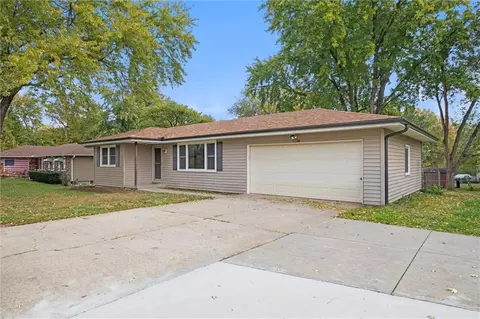 501 S 20th St, Leavenworth, KS 66048