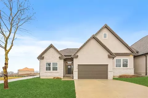 718 NE Lone Hill Dr #A, Lees Summit, MO 64064
