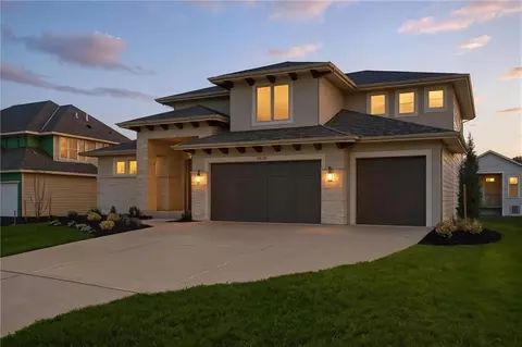21913 W 99th Ter, Lenexa, KS 66220