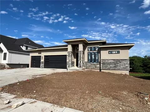 18109 Cody St, Overland Park, KS 66013