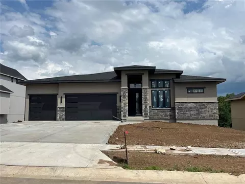 18109 Cody St, Overland Park, KS 66013