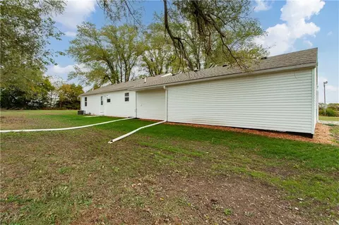 Exterior - 730 E Cambridge Rd, Belton, MO 64012 photo 7 of 11