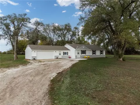 Exterior - 730 E Cambridge Rd, Belton, MO 64012 photo 9 of 11