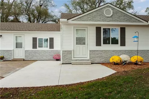 Exterior - 730 E Cambridge Rd, Belton, MO 64012 photo 3 of 11