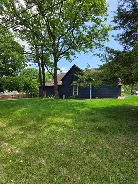307 N 14th St, Savannah, MO 64485