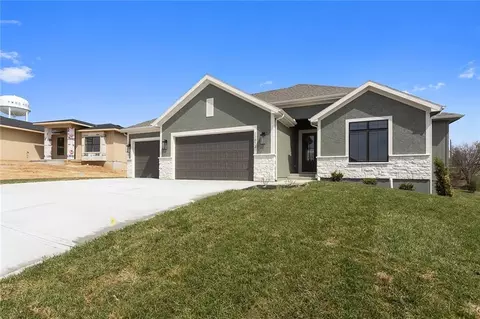 11413 Rye Dr, Kearney, MO 64060