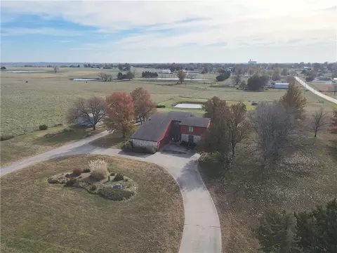 25025 NE 1850 Rd, Garnett, KS 66032