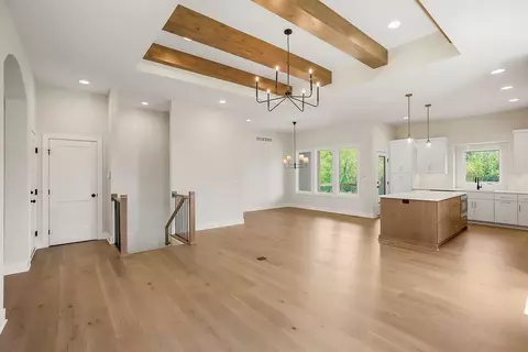 2407 W 177th Ter, Overland Park, KS 66085