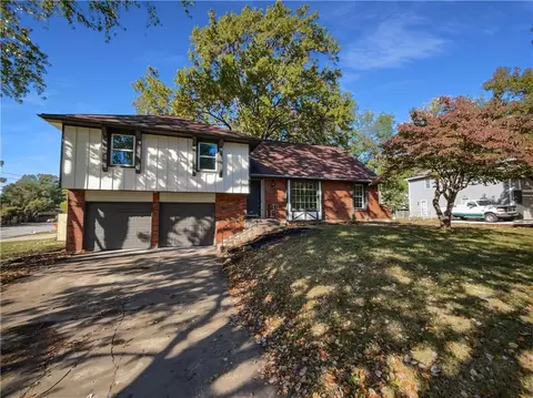 9432 Carter Dr, Overland Park, KS 66212