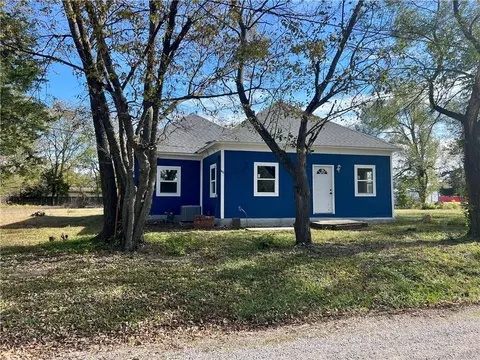 407 S Washington, La Harpe, KS 66751