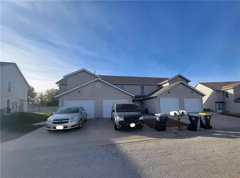 10620-10626 N Locust Ct, Kansas City, MO 64155