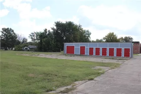 212 S Military St, Mulberry, KS 66756
