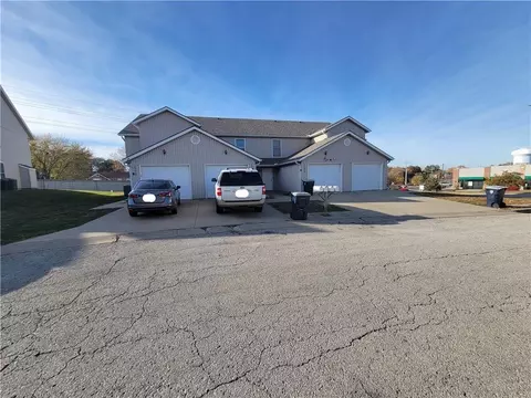 10630-10636 N Locust Ct, Kansas City, MO 64155