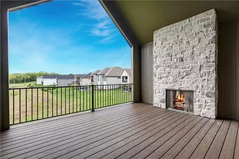 Exterior - 24949 W 98th Pl, Lenexa, KS 66227 photo 4 of 8