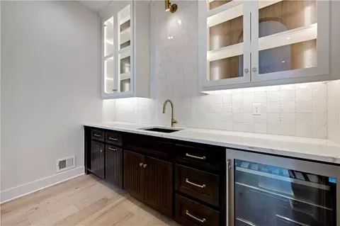 Kitchen - 24949 W 98th Pl, Lenexa, KS 66227 photo 5 of 6
