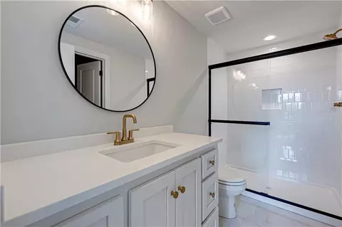 Bath - 24949 W 98th Pl, Lenexa, KS 66227 photo 6 of 6