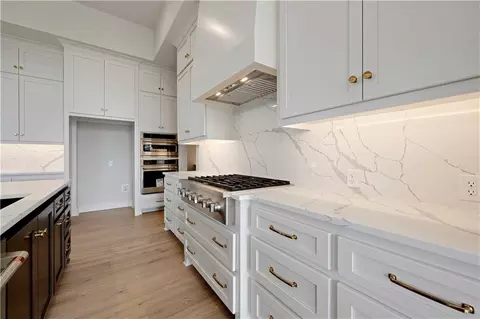 Kitchen - 24949 W 98th Pl, Lenexa, KS 66227 photo 4 of 6